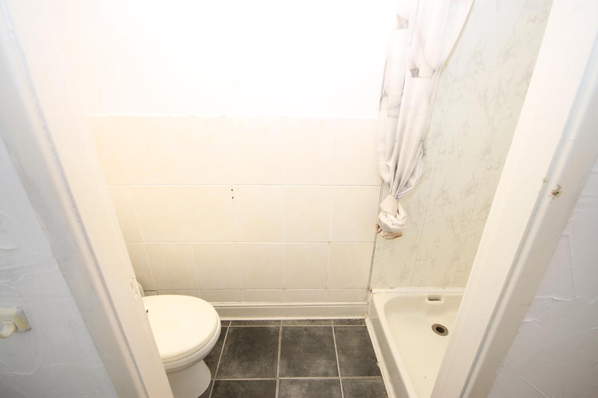 בלקפול Barton Seaview, Self Catering Studio Apartments, Promenade & Central Beach Location, Families, Couples Or 23 Years Plus Only, Free Parking חדר תמונה